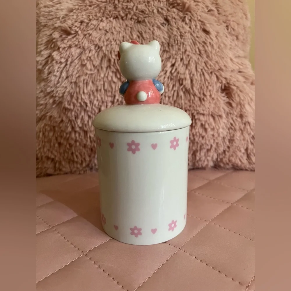 Sanrio Hello Kitty Vintage 1997 Porcelain Canister 💖 - Picture 3 of 5